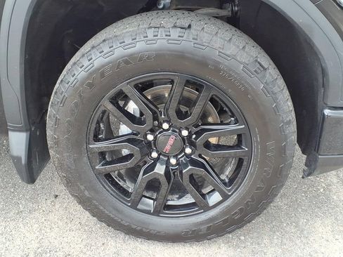 Used 2024 GMC Sierra 1500 Elevation w/ Preferred Package AWD/4WD image 9
