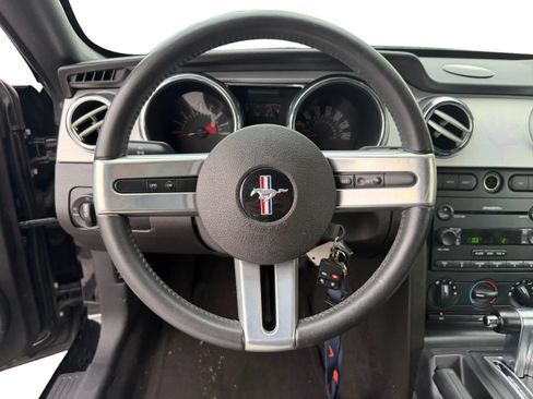 Used 2005 Ford Mustang GT Premium RWD image 11