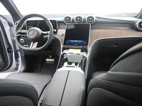 New 2025 Mercedes-Benz GLC 350e 4MATIC image 25
