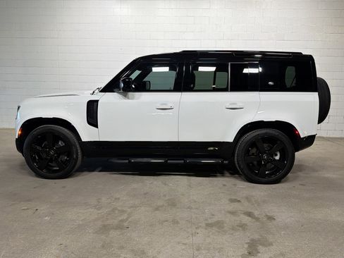 Used 2023 Land Rover Defender 110 X-Dynamic SE image 2