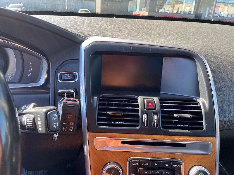 Used 2017 Volvo XC60 T5 Inscription w/ Preferred Option Package AWD/4WD image 10