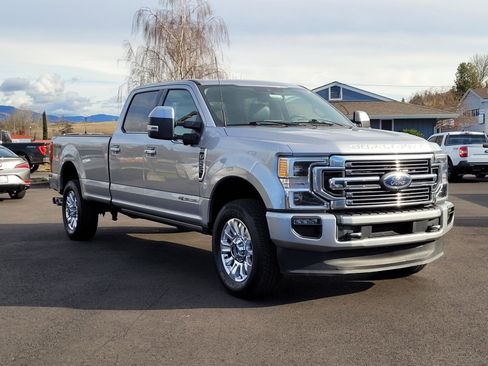 Used 2022 Ford F250 Limited image 3