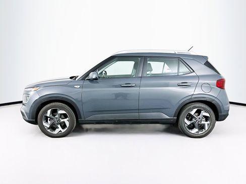 Used 2025 Hyundai Venue SEL image 4