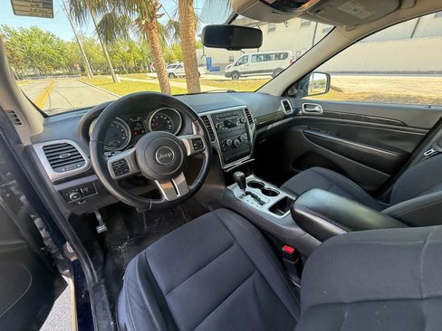 Used 2012 Jeep Grand Cherokee Laredo AWD/4WD image 11