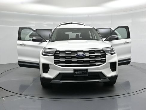 Used 2025 Ford Explorer Active RWD image 33