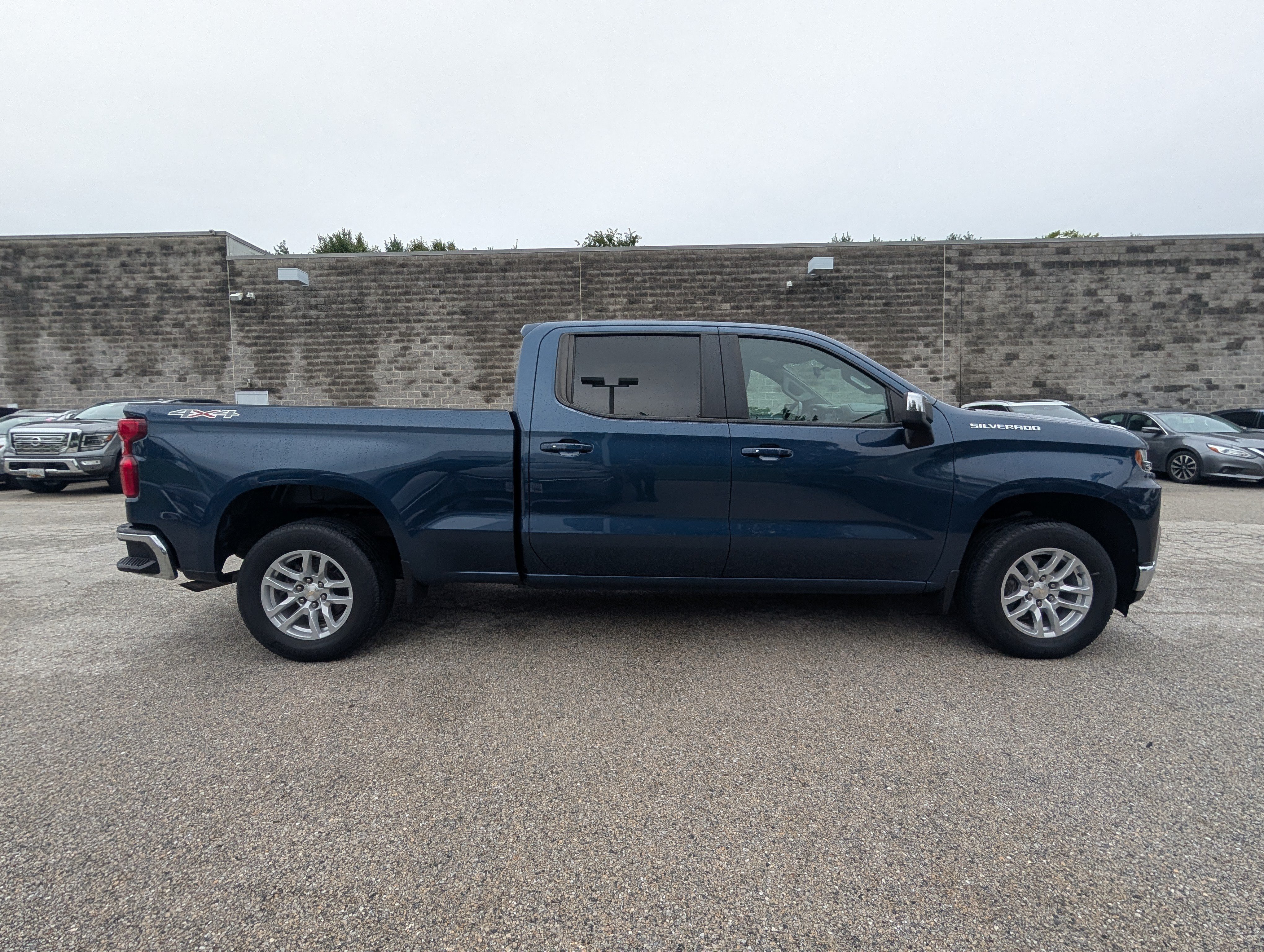 Used 2019 Chevrolet Silverado 1500 LT w/ All-Star Edition AWD/4WD image 2