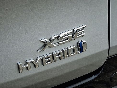 Certified 2024 Toyota Sienna XSE image 32