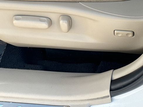 Used 2013 Toyota Venza XLE w/ XLE Premium Pkg FWD image 23