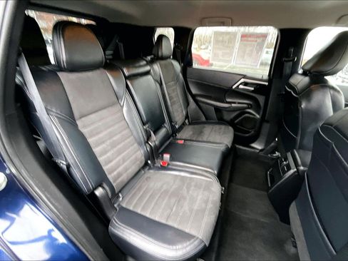 Used 2024 Mitsubishi Outlander SE image 25