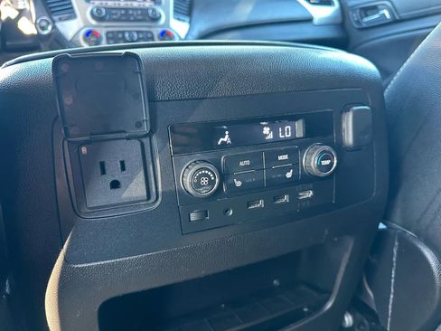 Used 2017 GMC Yukon XL SLT w/ Premium Edition image 18