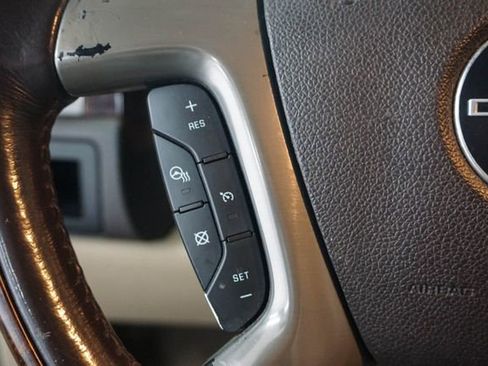 Used 2011 GMC Yukon Denali image 17