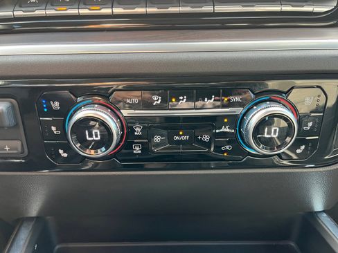 Used 2022 GMC Sierra 1500 SLT image 16