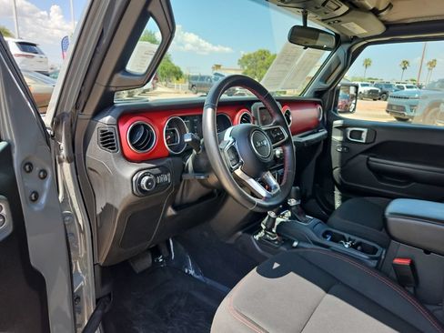 Used 2021 Jeep Wrangler Unlimited Rubicon AWD/4WD image 12