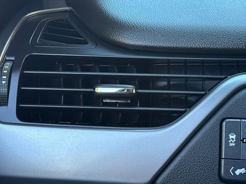 Used 2018 Chevrolet Tahoe LT image 28