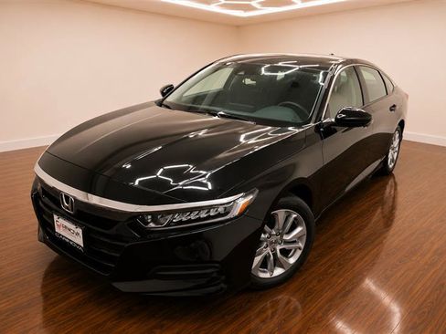 Used 2019 Honda Accord LX image 2