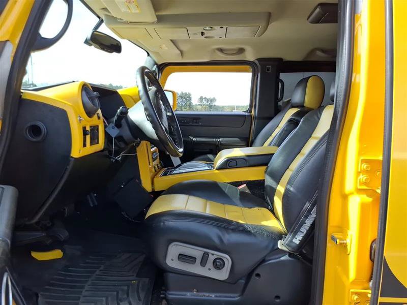 Used 2003 HUMMER H2 w/ Preferred Equipment Group AWD/4WD image 3