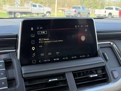 Used 2023 GMC Yukon XL SLT w/ SLT Premium Package AWD/4WD image 25