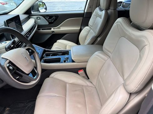 Used 2020 Lincoln Aviator Reserve w/ Equipment Group 201A RWD image 11