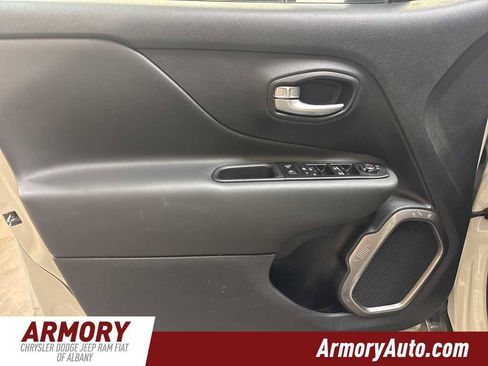 Used 2023 Jeep Renegade Latitude image 7