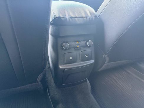 Used 2017 Ford Explorer Limited FWD image 9