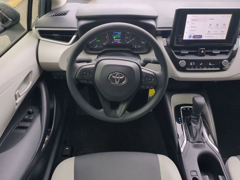 Certified 2025 Toyota Corolla LE image 15