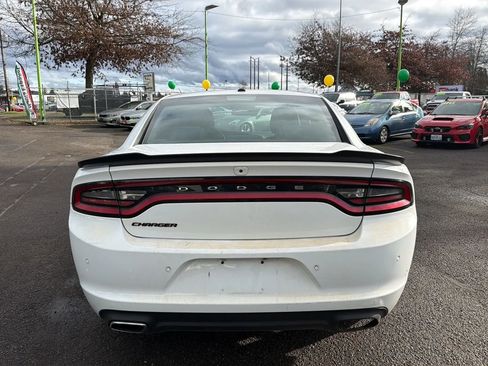Used 2018 Dodge Charger SXT w/ Blacktop Package image 4