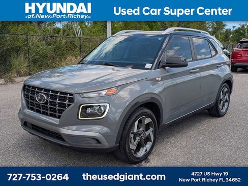 Certified 2022 Hyundai Venue Limited w/ Cargo Package FWD image 1