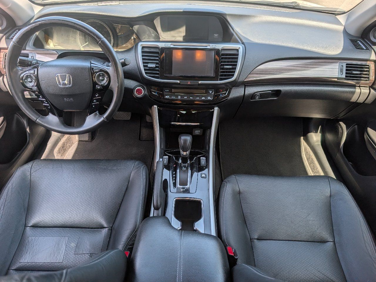 Used 2017 Honda Accord Touring image 4