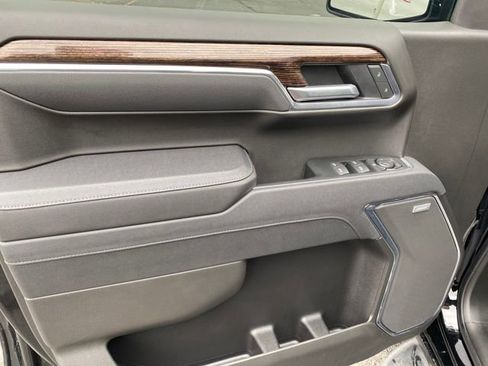 Certified 2025 GMC Sierra 1500 Elevation w/ Preferred Package image 16