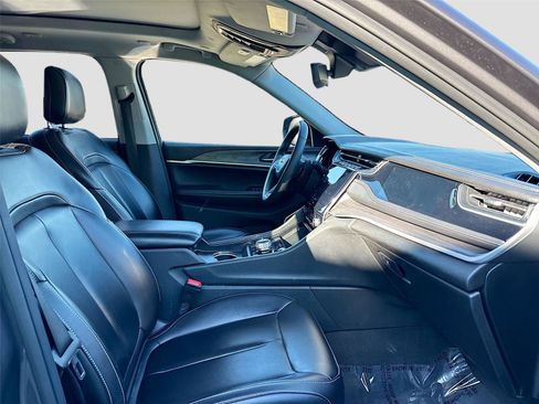 Used 2023 Jeep Grand Cherokee 4WD 4xe image 31