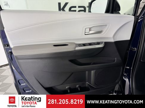 New 2026 Toyota Sienna XLE image 13