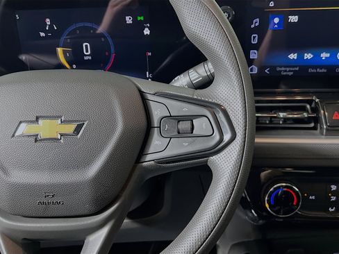 Used 2025 Chevrolet TrailBlazer LT AWD/4WD image 20