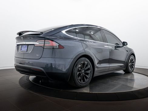 Used 2018 Tesla Model X 75D AWD/4WD image 3