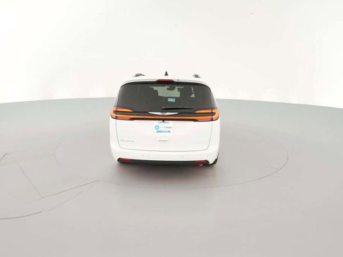 New 2026 Chrysler Pacifica Pinnacle image 10