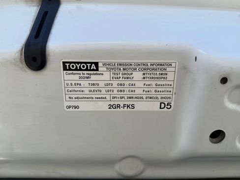 Used 2021 Toyota Tacoma TRD Off-Road w/ Technology Package AWD/4WD image 33