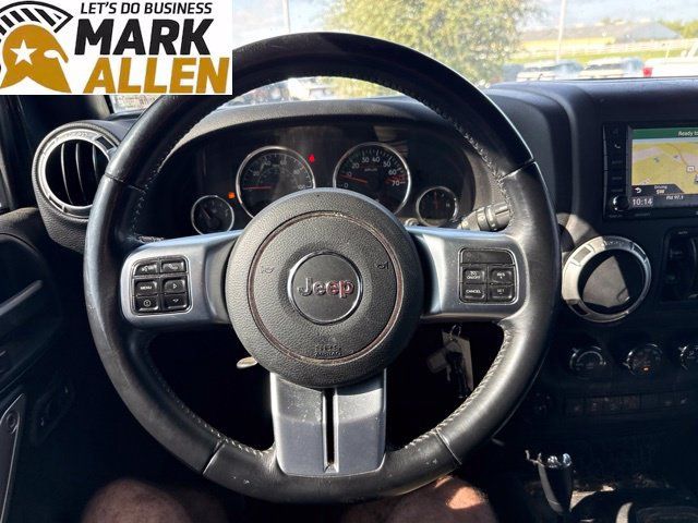 Used 2016 Jeep Wrangler Unlimited Rubicon AWD/4WD image 12