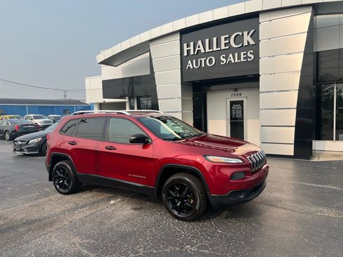 Used 2016 Jeep Cherokee Sport w/ Cold Weather Group AWD/4WD image 7