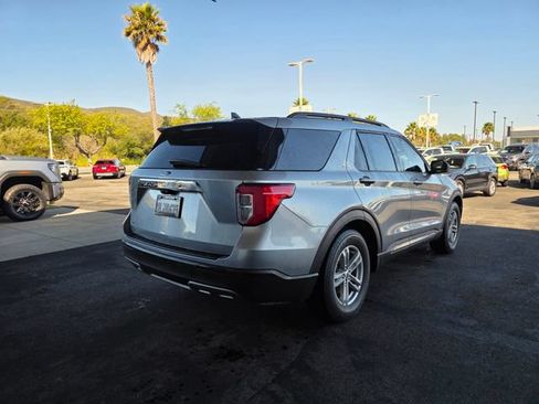 Used 2022 Ford Explorer XLT w/ Equipment Group 202A RWD image 9