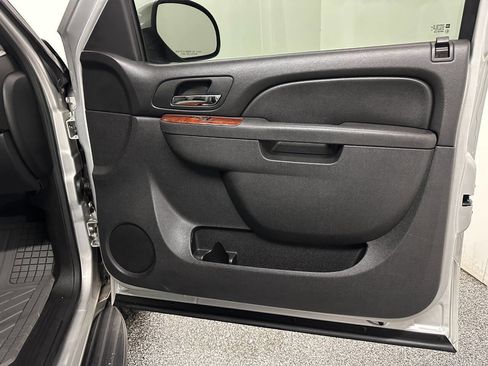 Used 2011 GMC Yukon SLE image 21