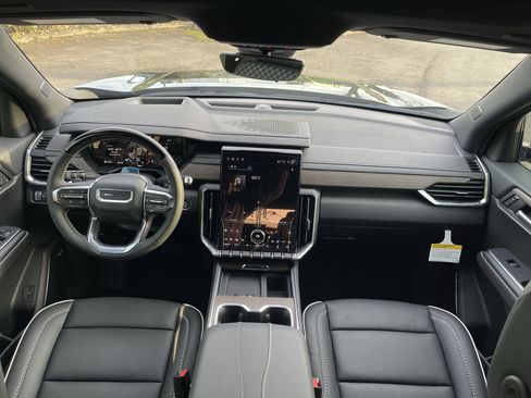 New 2026 GMC Acadia Denali w/ Super Cruise Package image 56