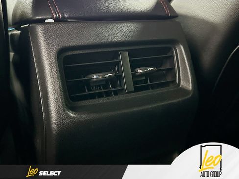 Used 2020 Ford Edge ST-Line w/ Cold Weather Package FWD image 27