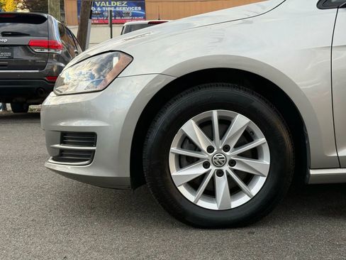 Used 2016 Volkswagen Golf S image 5