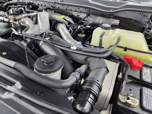 Used 2022 Ford F350 Lariat image 19