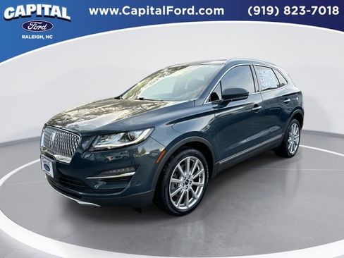 Used 2019 Lincoln MKC Reserve image 1