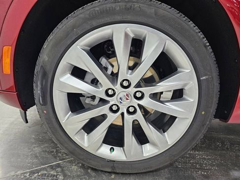 Used 2023 Buick Envision Avenir AWD/4WD image 9