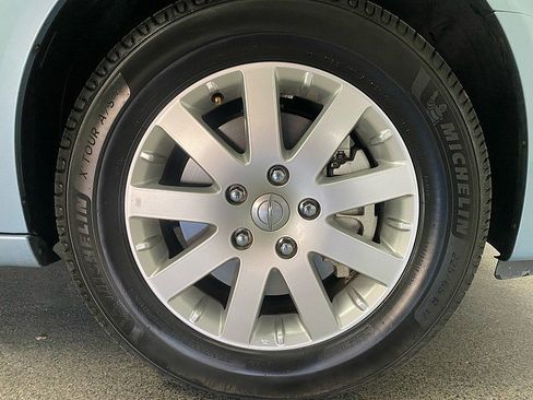 Used 2016 Chrysler Town & Country Touring w/ Driver Convenience Group image 26