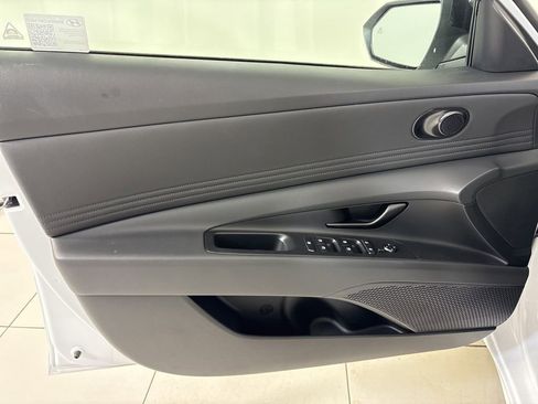 Used 2025 Hyundai Elantra SEL FWD image 16