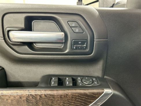 Used 2023 GMC Sierra 3500 Denali image 11