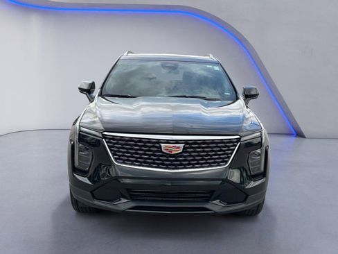 Used 2025 Cadillac XT4 Premium Luxury FWD image 3