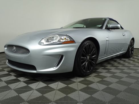Used 2010 Jaguar XK Convertible image 41
